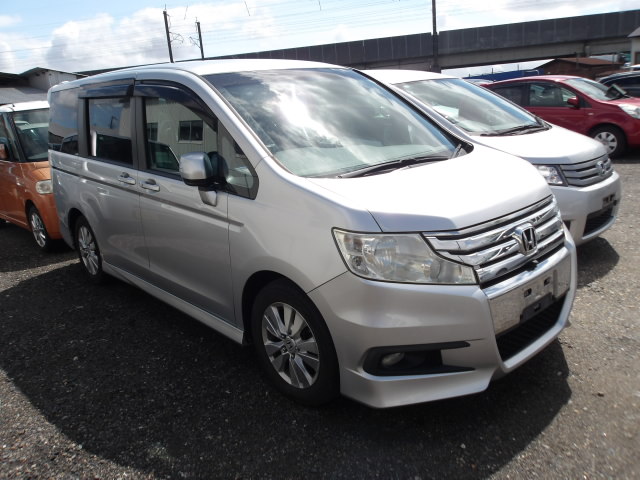 ホンダステップワゴンスパーダ平成22年式(2010年式)新潟県新潟市の買取実績2025/10/22画像1