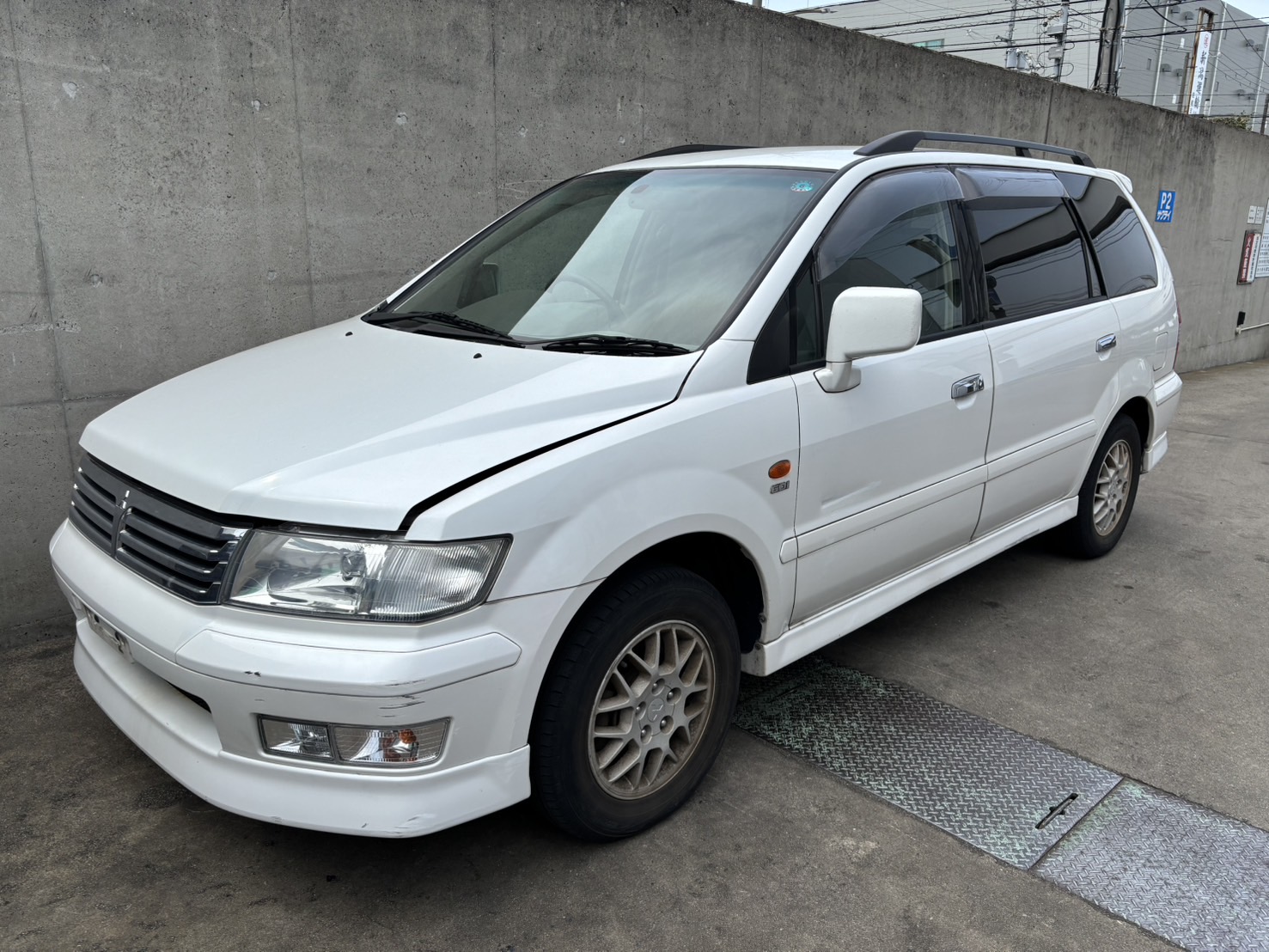 ミツビシシャリオグランディス平成12年式(2000年式)兵庫県伊丹市の買取実績2025/10/22画像1