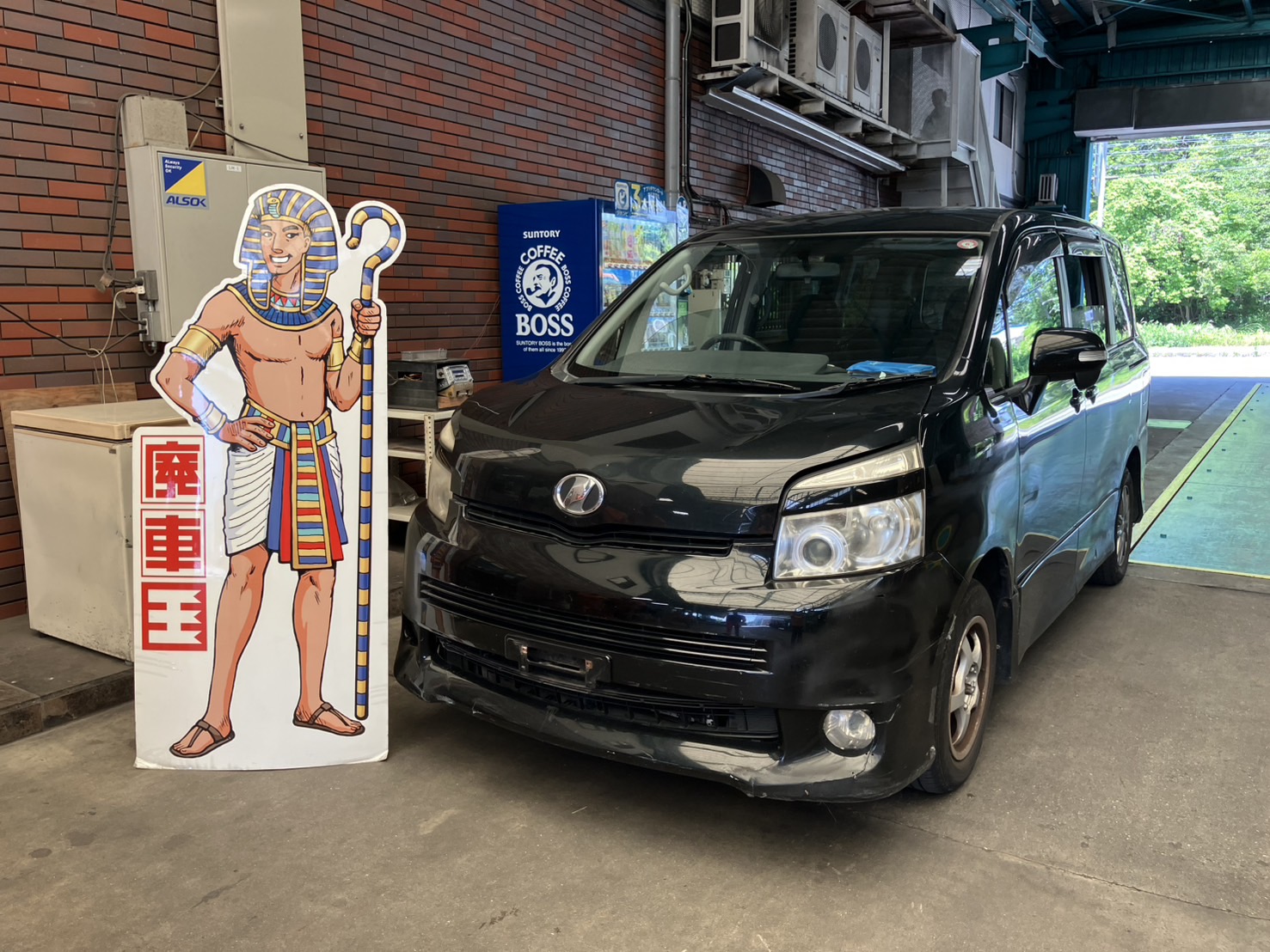 トヨタヴォクシー不明式(年式)兵庫県神戸市の買取実績2025/11/04画像1