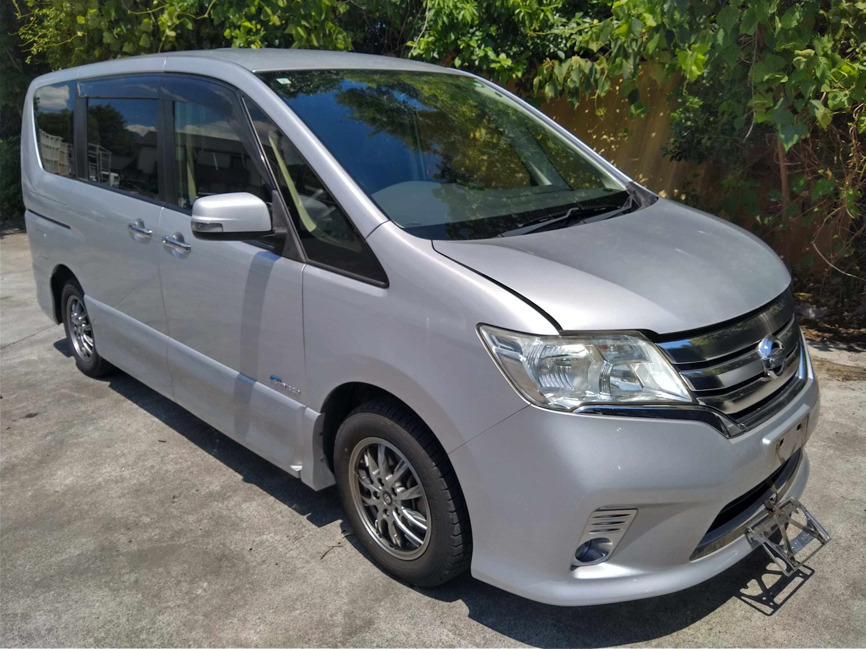 ニッサンセレナ平成25年式(2013年式)福岡県太宰府市の買取実績2025/11/10画像1