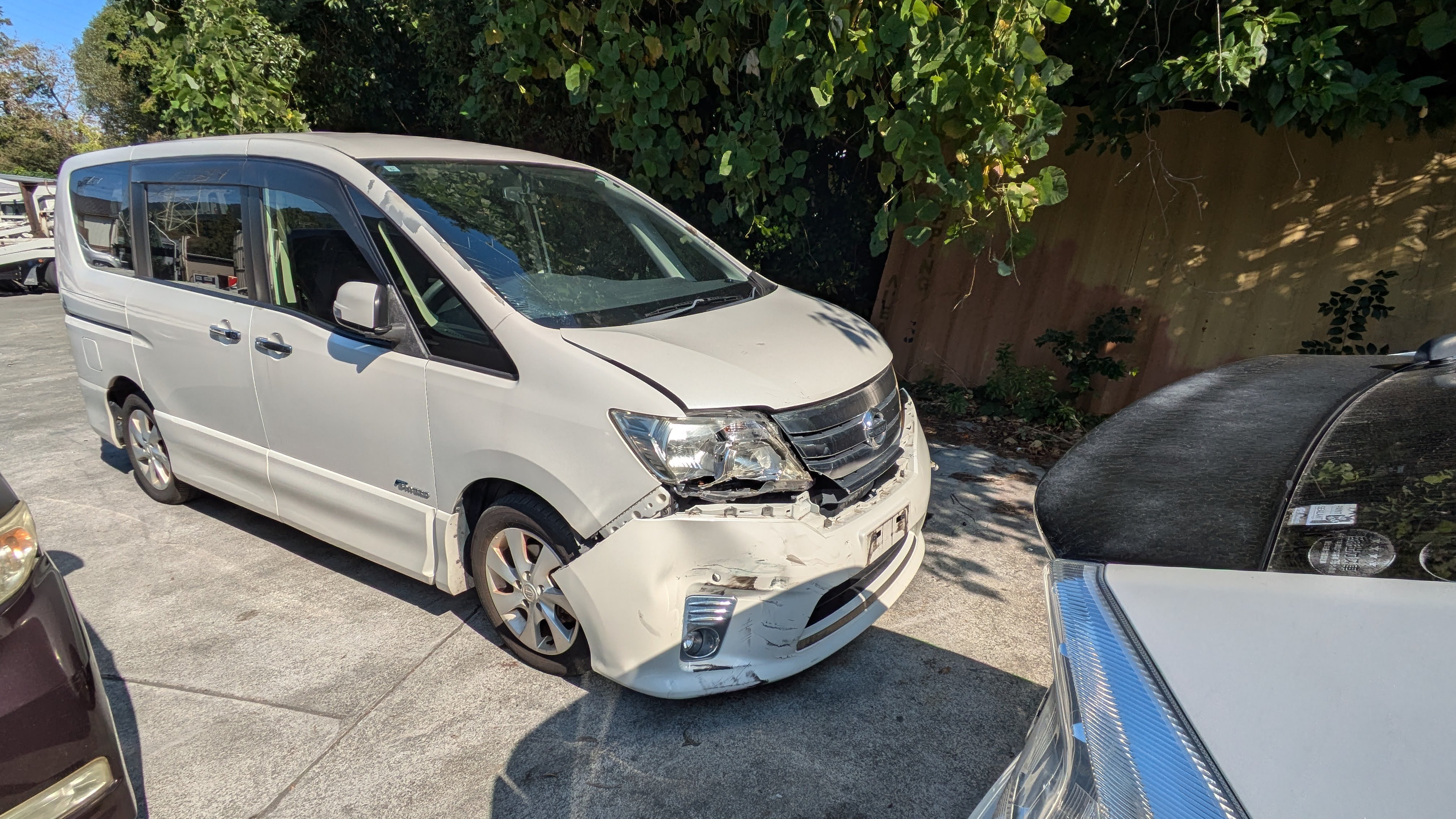 ニッサンセレナ平成25年式(2013年式)佐賀県鳥栖市の買取実績2026/02/05画像1