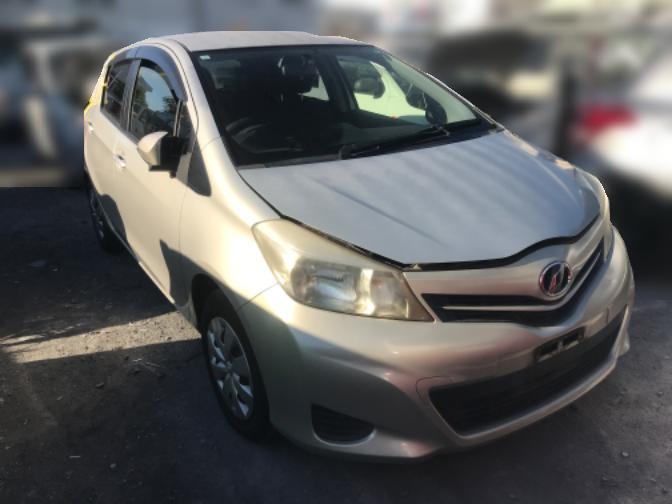 トヨタヴィッツ平成25年式(2013年式)埼玉県入間郡 三芳町の買取実績2026/02/05画像1